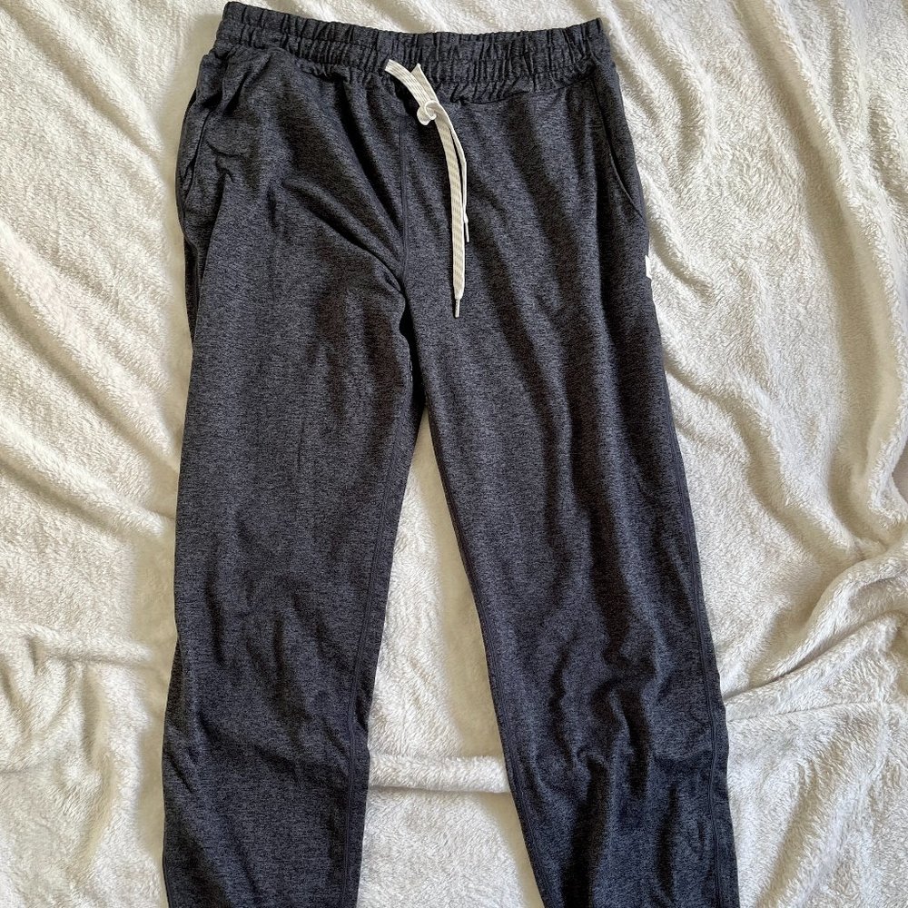 Vuori Performance Jogger // charcoal heather // size S // GUC